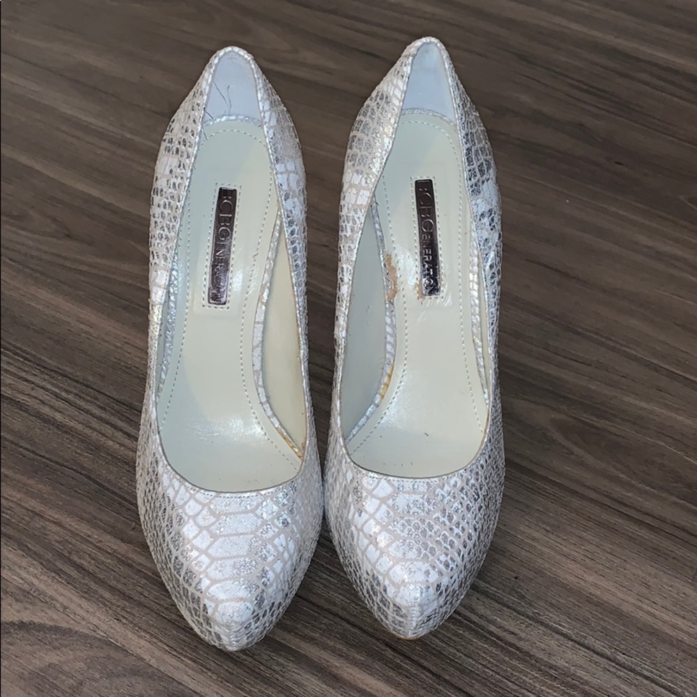 Silver pumps
